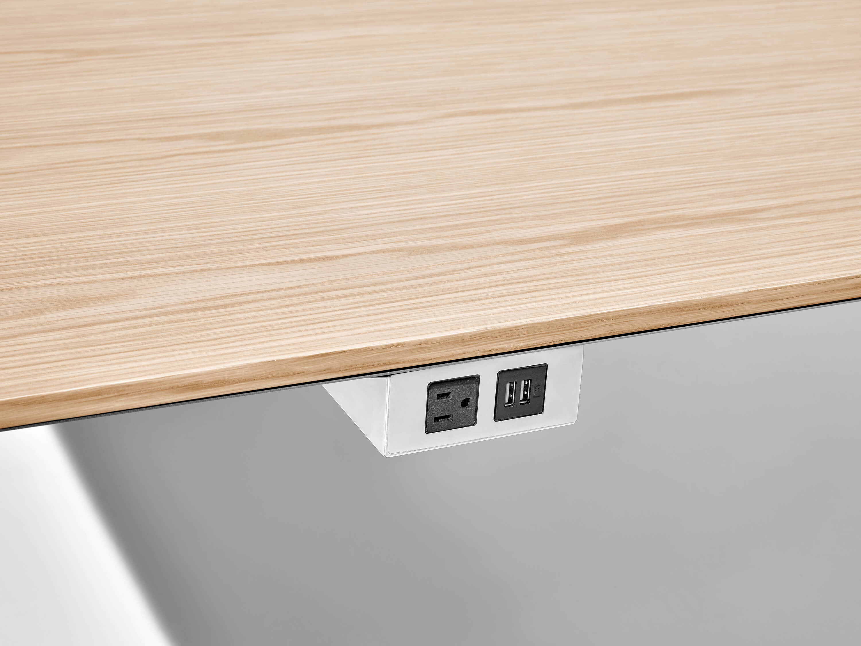 Tova_Conference_Table_Power_Detail_Whitesweep.jpg page slideshow item 1