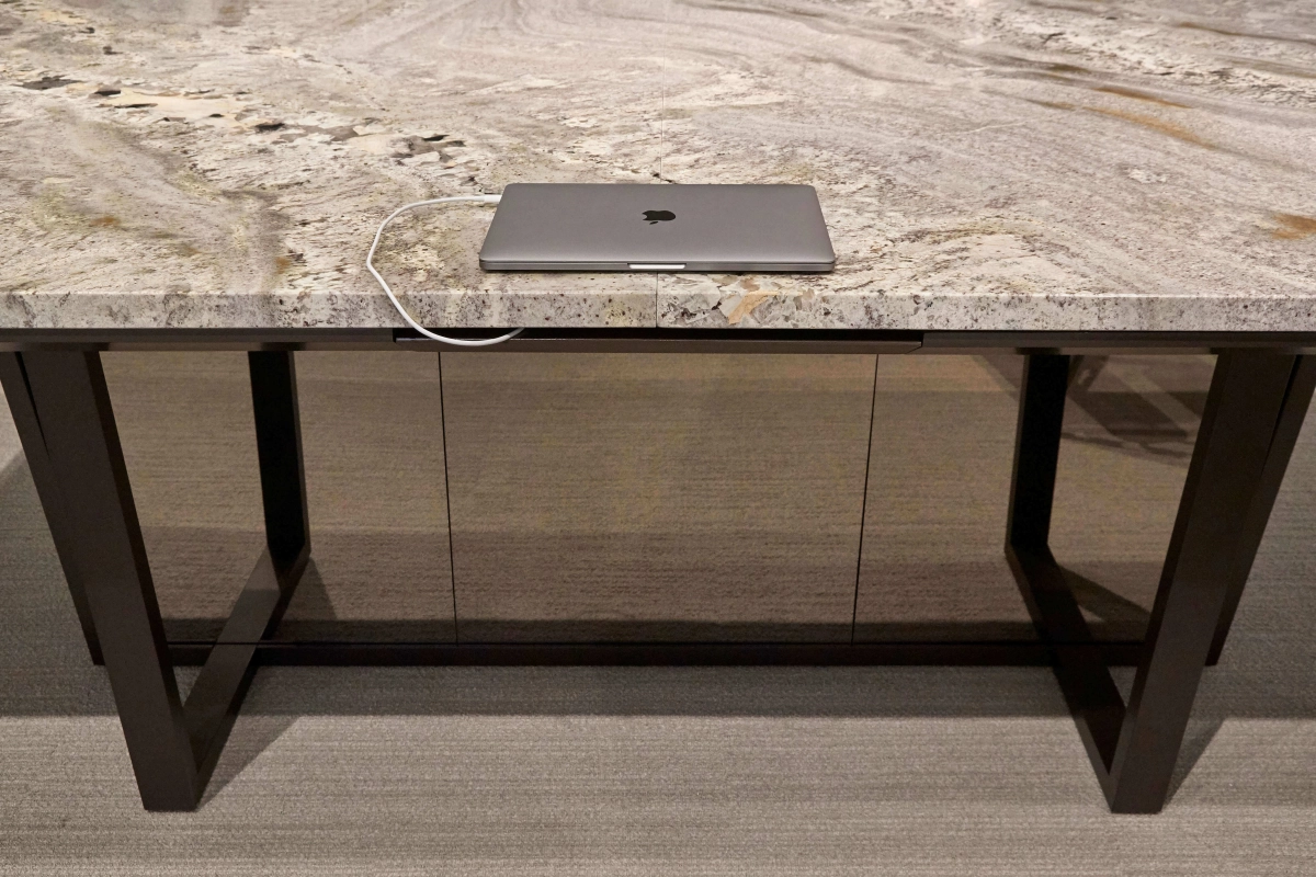 ChicagoShowroom_0212.jpg page slideshow item 2