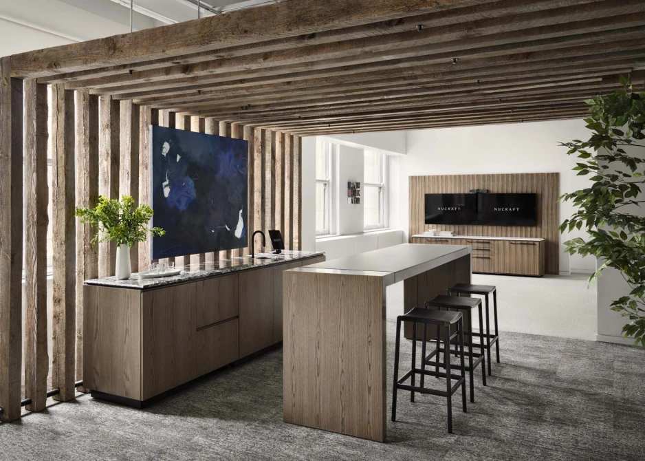 DM5282~1.jpg main slideshow item 4