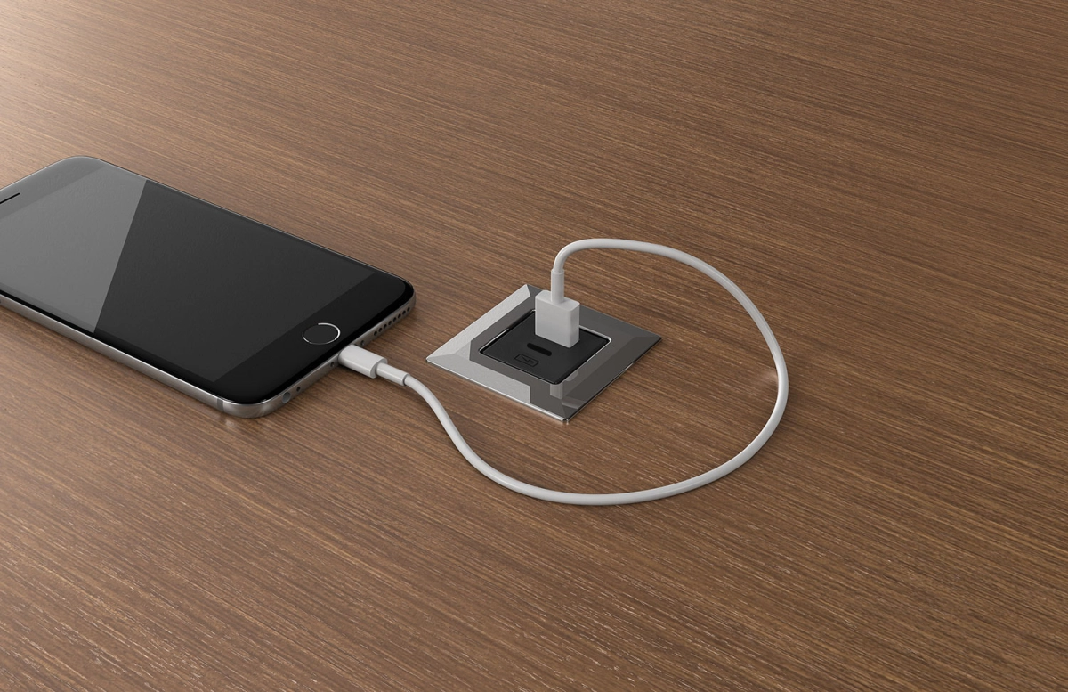 Nucraft_Flow_Power_USBspec-Square_LR usb a+c.jpg page slideshow item 3
