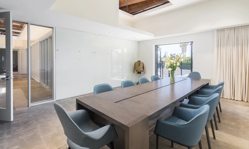  located at Los Angeles, CAPreston - Cedar Park Entertainment - Community Table slide 1