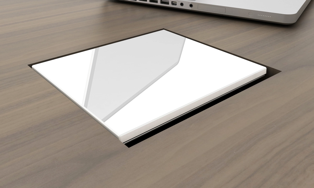 pm_-_veneer_table_-_glass_door.jpg page slideshow item 1